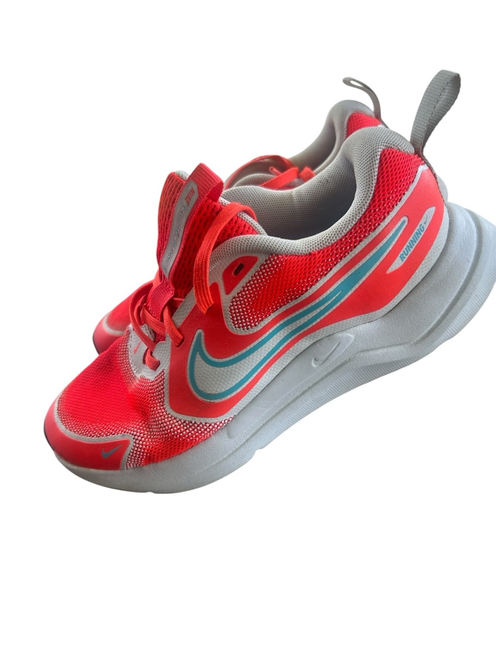 Nike Cosmic Runner Road Running shoes 2024 coral size 3.5 youth unisex neon